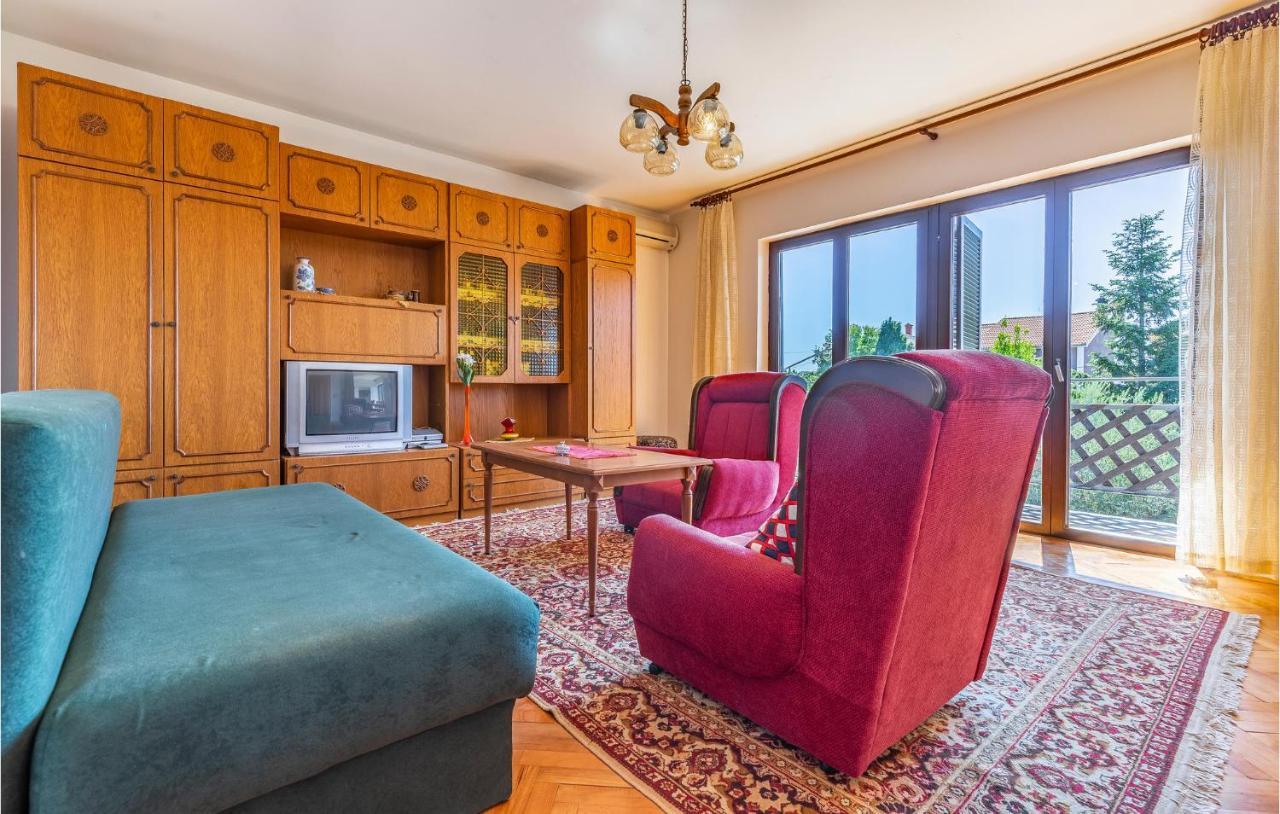 Awesome Apartment In Medulin With Kitchen Екстер'єр фото