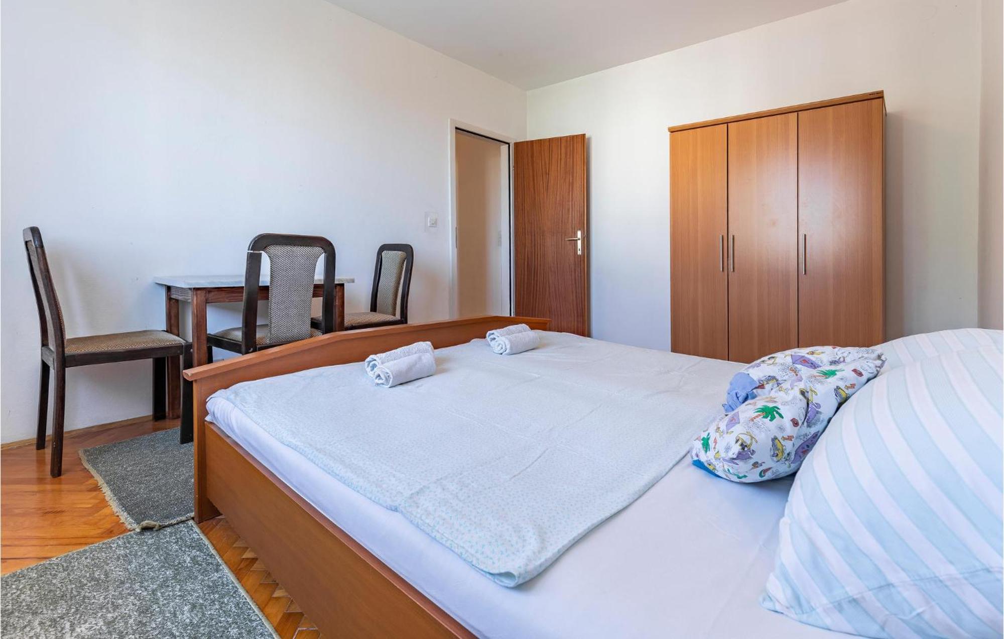 Awesome Apartment In Medulin With Kitchen Екстер'єр фото