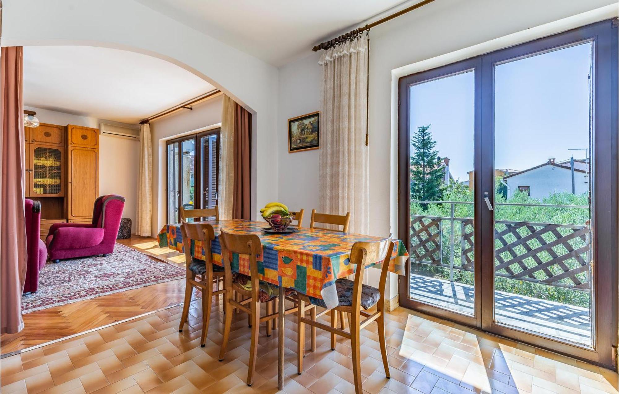 Awesome Apartment In Medulin With Kitchen Екстер'єр фото